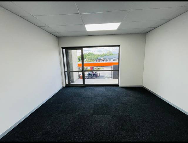 250M² OFFICE TO LET IN FOURWAYS